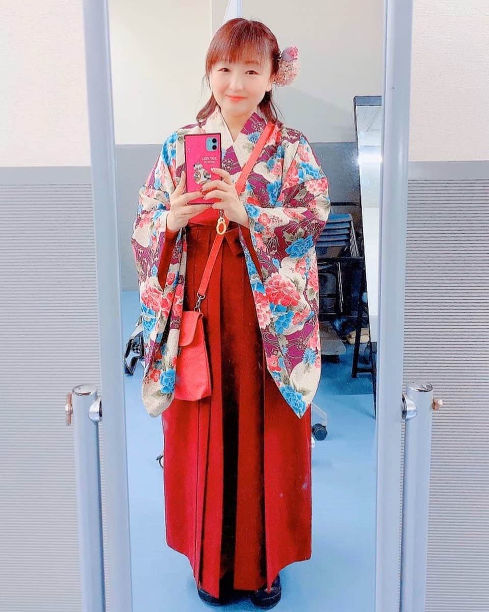 倉田雅世さんのインスタグラム写真 - (倉田雅世Instagram)「‪紙芝居、大阪、収録、リハと、そして、楽しい宴など…‬ ‪ぎゅっと詰まった１月もあと少し。最後まで駆け抜けます。‬ ‪写真は #ハナムス の衣装 #raquekimono ‬」1月29日 21時54分 - kuralamune