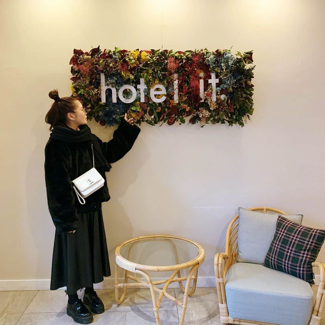 潮みかさんのインスタグラム写真 - (潮みかInstagram)「﻿ ばえすぎるから﻿ Hotel itにご飯食べがてら写真撮りにいってみてね﻿ ﻿ #hotelit ﻿ #osaka ﻿ #ばえ」1月29日 22時03分 - ushiomika