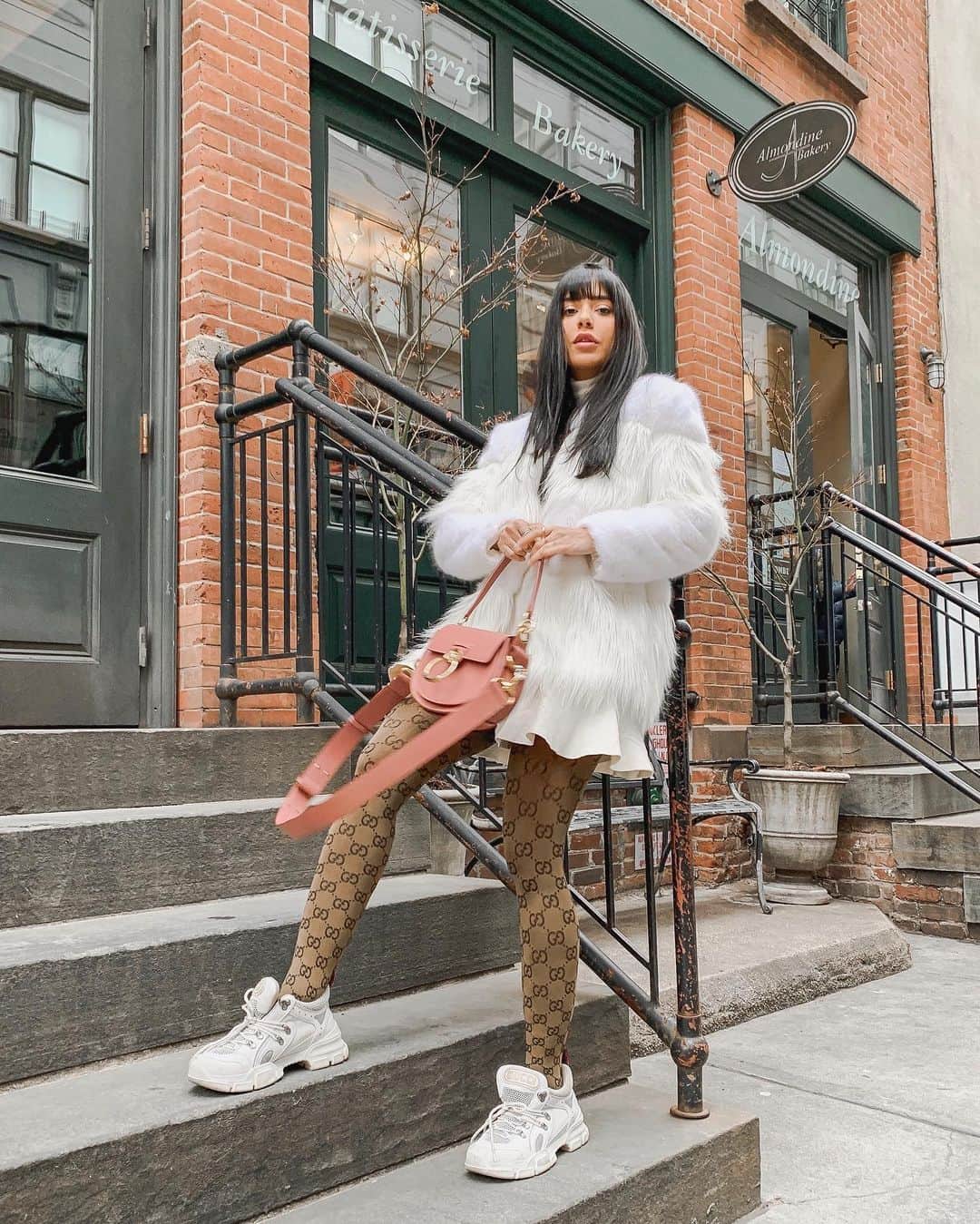 Gabriela Salesのインスタグラム：「Por que Billie Eilish tá chorando tanto? #rmemny」
