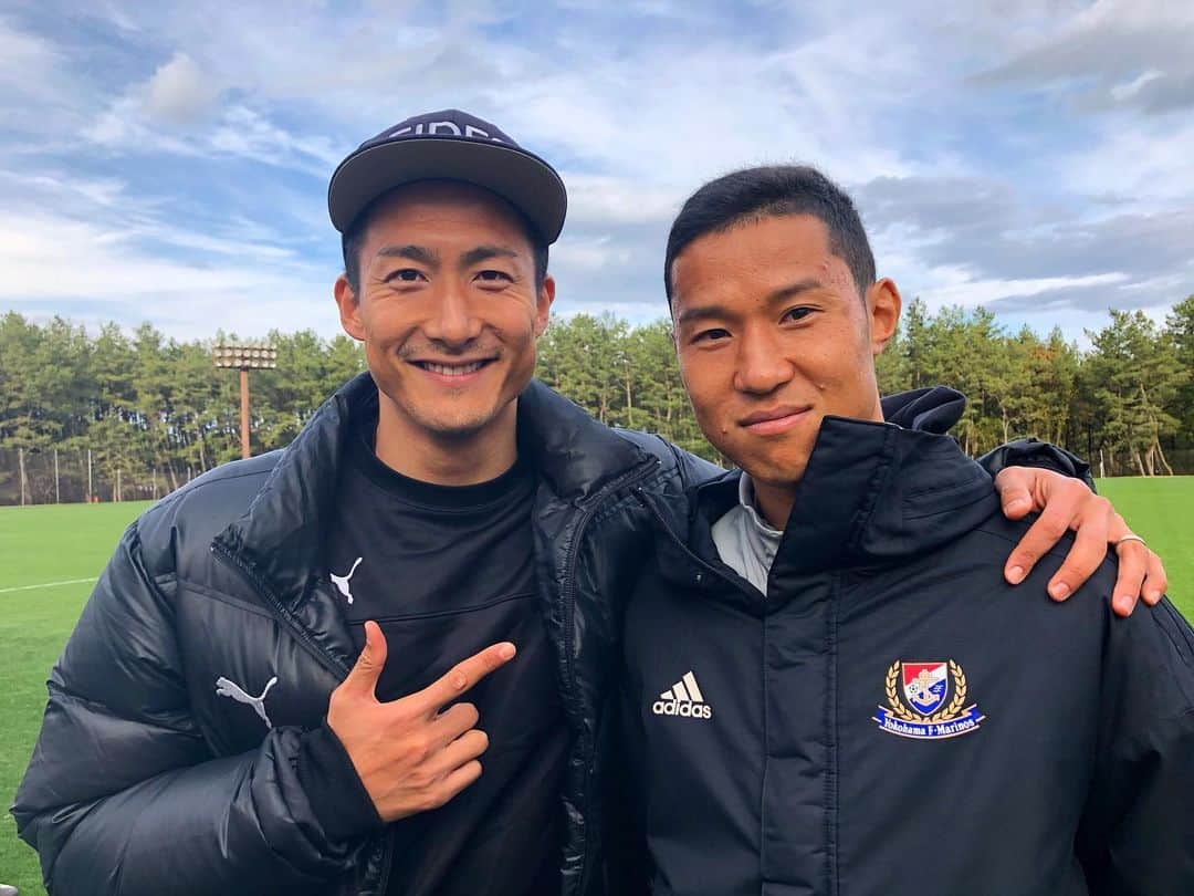 都倉賢さんのインスタグラム写真 都倉賢instagram 中学の時マリノスjr ユースで同じチームだった中林洋次 お互いユースに昇格出来ずに悔しい思いをしながら 色々と遠回りをしてきたけど 今ではセレッソとマリノスで最年長選手に 決して順風満帆とは言えない