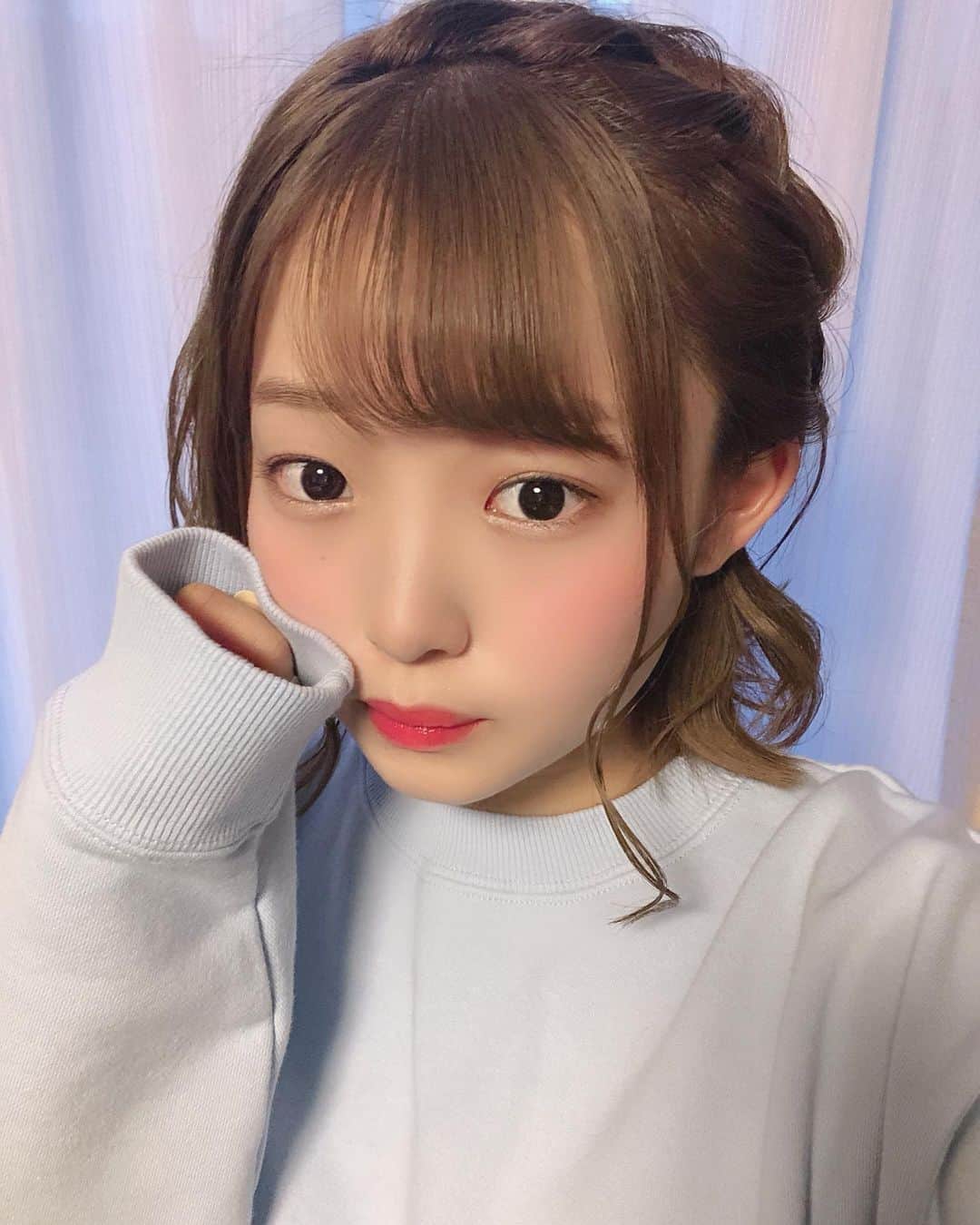 花咲ひよりのインスタグラム：「わたさんがくれたトレーナーで‪‪す☺︎ ‬可愛い。」