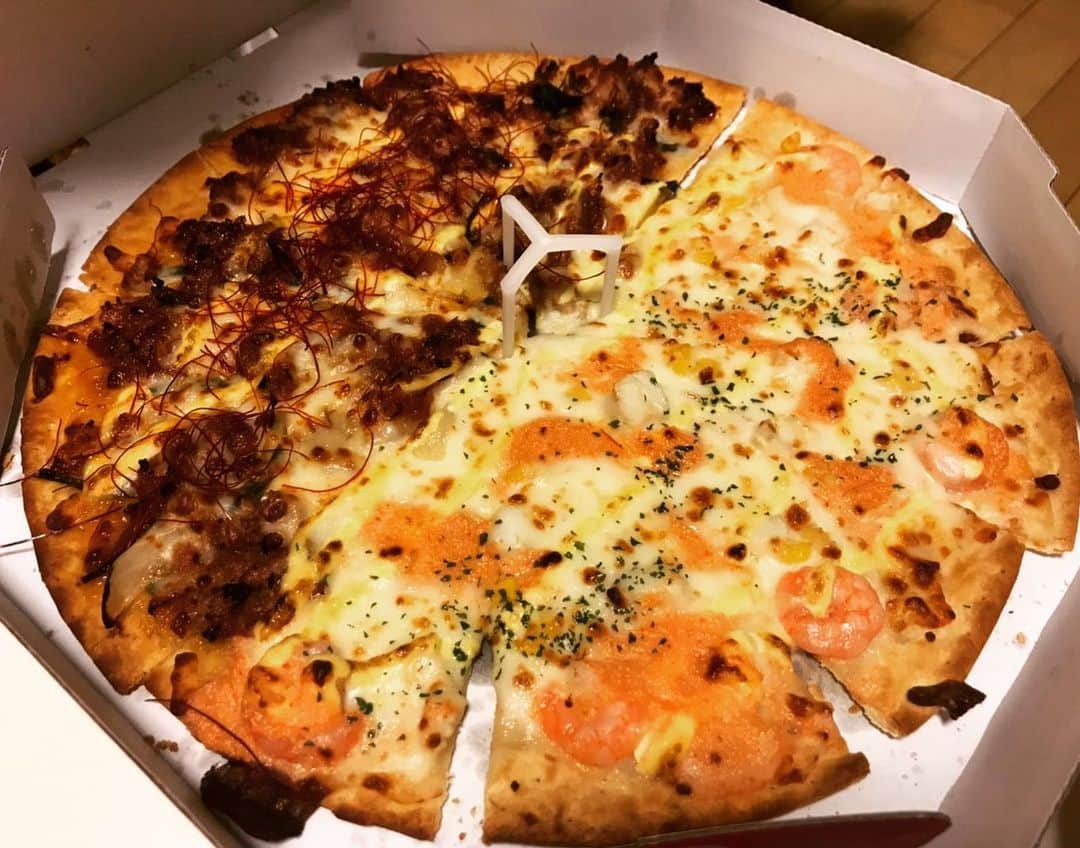 のインスタグラム：「特うまプルコギ✖️海老明太マヨチーズ 生地はスペシャルクリスピー🍕 #最強#ピザハット」