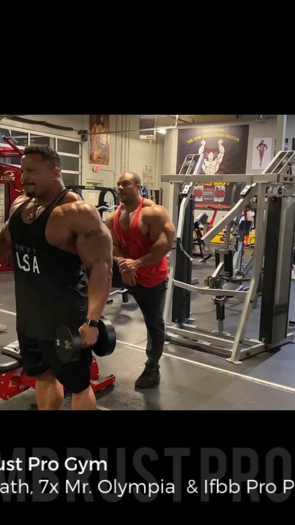 Phil Heathのインスタグラム：「Finisher for Delts & Triceps💪🏽 Started with Light weight, heavy, then light again with very little rest between each set. 🎥 @shuriecremona」