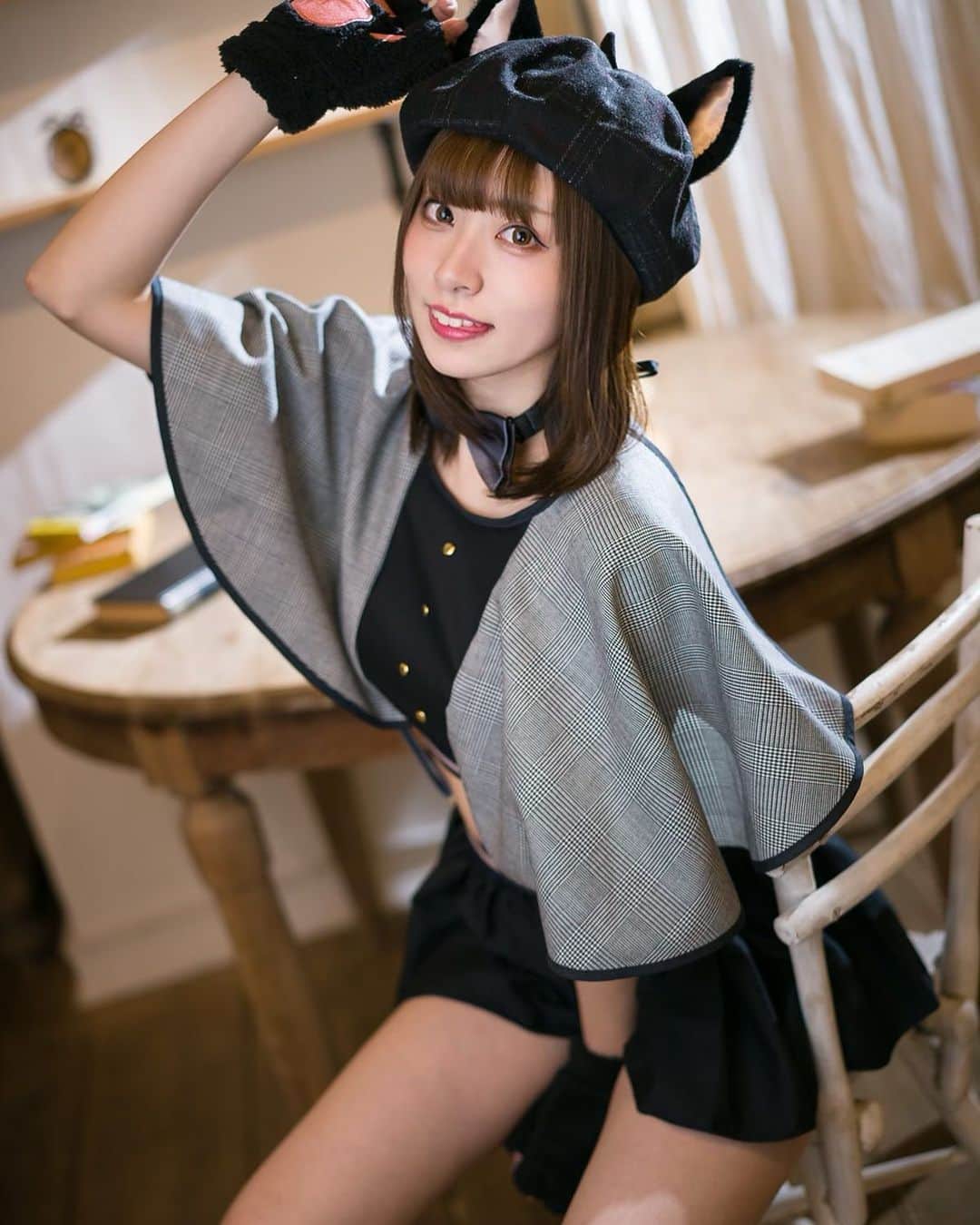 紗雪のインスタグラム：「. . にゃんこ探偵🐱❤️🔎 . . . #コスプレ#コスプレイヤー#撮影会モデル#脚が本体の人#脚フェチ#美脚#にゃんこ探偵#M企画#cosplay#cosplayer#cosplaygirl#japanesegirl#fashion#cute#japanesefashion#girl#内衣#性感內衣#性感#🐈#❤️」