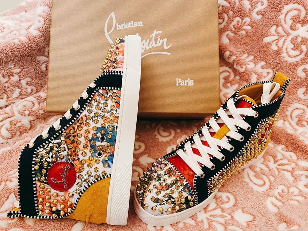 YUJI_MATSUDA_KUNのインスタグラム：「今年初めて買ったルブタンのスニーカー👟 . #クリスチャンルブタン #スニーカー #スニーカーヘッズ」