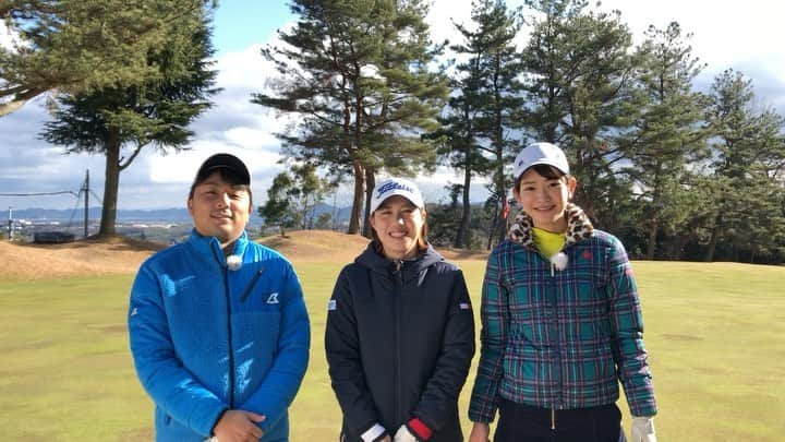 綾田紘子のインスタグラム：「. 今日はサンデースマイルゴルフの収録でした😊✨ 朝早いですが岡山、香川の皆さん是非見てください〜♡ . #日曜の朝は〜？ #サンデースマイルゴルフ #みてねー！！！ #RSK #宮武将吾アナ #武田彩佳アナ #GAORAでも見られるよ🙆‍♀️」