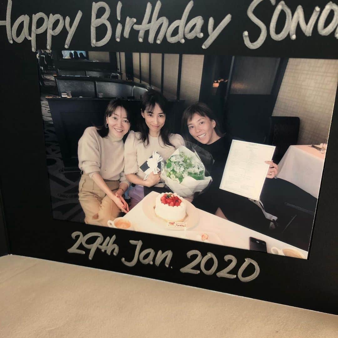 滝川その美さんのインスタグラム写真 - (滝川その美Instagram)「birthday祝って頂きました！ ありがとう😊💕 #心友と #バースディランチ #いつもお肉でごめん #糖質制限 #美味しくて #お腹いっぱい幸せ #やっぱり #皆で食事楽しいね」1月29日 16時03分 - iam_sonomi_official