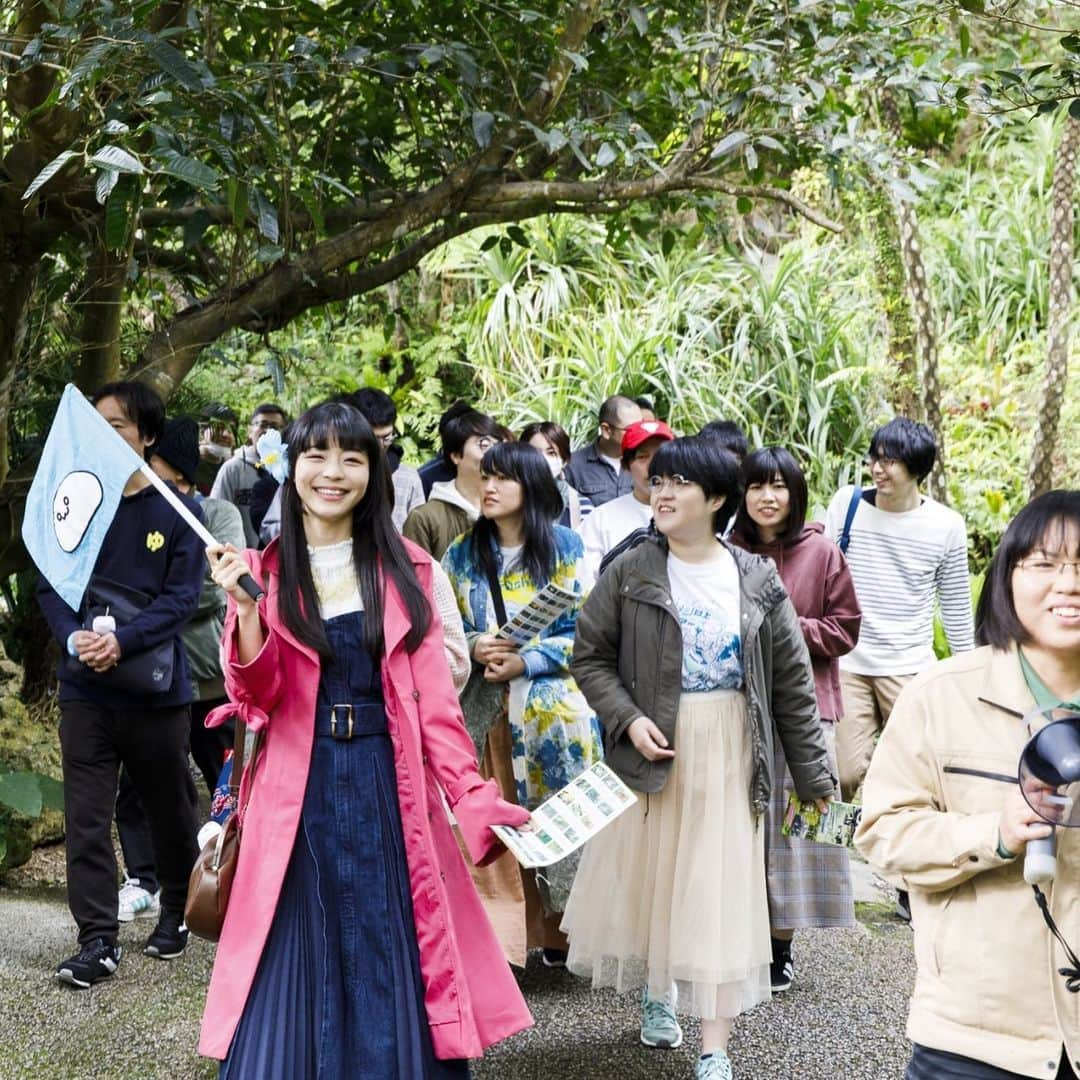 寺嶋由芙さんのインスタグラム写真 - (寺嶋由芙Instagram)「ゆっふぃーについてくれば間違いないよ(ﾟωﾟ) ・ …なぜなら目の前をガイドさんが歩いてくださってるから(ﾟωﾟ)しれっ ・ #ハイサイ寺嶋　#ゆっふぃーバス　#ファンクラブツアー　#沖縄　#ビオスの丘　#ゆふぃすと　#また行こうね　#japaneseidol #idol #okinawa #クチコミツアー」1月29日 16時04分 - yufu_terashima