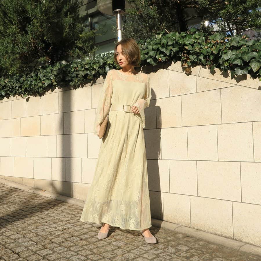 のインスタグラム：「急に暖かくなっちゃって🌿 #myshawty#daydress」