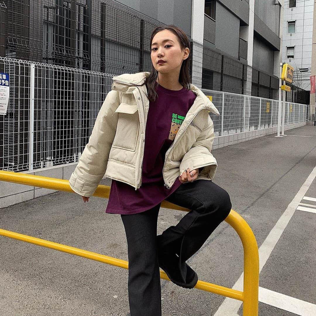 のインスタグラム：「ㅤㅤㅤㅤㅤㅤㅤㅤㅤㅤ ㅤㅤㅤㅤㅤㅤㅤㅤㅤㅤㅤㅤㅤ 低身長でも小さく見せない！ UNDER155cmスタッフのお洒落コーデ特集 ━━━━━━━━━━━━━━━━━ ㅤㅤㅤㅤㅤㅤㅤㅤㅤㅤㅤㅤㅤㅤㅤㅤㅤㅤㅤㅤㅤㅤㅤㅤㅤㅤ メンズライクなワイドパンツに、ドラマティックなマキシワンピース、トレンドのジャケット……低身長だからって諦めて、いつも同じようなコーディネイトになってない？ ㅤㅤㅤㅤㅤㅤㅤㅤㅤㅤㅤㅤㅤ ちょっとした着こなしのコツやバランス感で、低身長が故の”可愛いらしさや幼さ”を回避する恰好も楽しめるんです！ ㅤㅤㅤㅤㅤㅤㅤㅤㅤㅤㅤㅤㅤ どんなアイテムも上手に取り入れるお洒落好きな、150cm～155cmのスタッフ7人の14コーデ参考に、錯覚テクで様々なファッションを楽しんで♡ ㅤㅤㅤㅤㅤㅤㅤㅤㅤㅤㅤㅤㅤ 詳しくはSHEL'MAG TOPのストーリーをチェック✔︎ ━━━━━━━━━━━━━━━━━ #SHELTTERWEBSTORE #SHELMAG #」