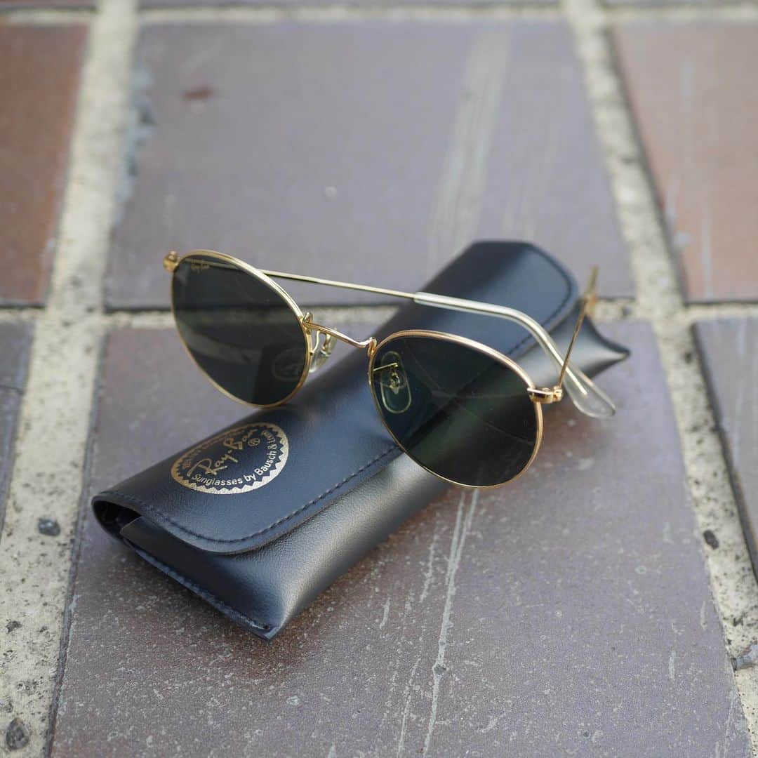 のインスタグラム：「RayBan sunglasses from the 90’s. #AMOREvintage #amoregentleman」