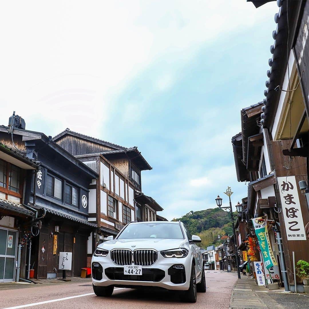 BMW Japanさんのインスタグラム写真 - (BMW JapanInstagram)「異国情緒漂う長崎県平戸で、海と対話するように楽しむフィッシング。環境にやさしいBMW X5 xDrive35dで充実の一日を。 #THEX5 #WithBMW #BMW #BMWJapan #駆けぬける歓び」1月29日 17時00分 - bmwjapan