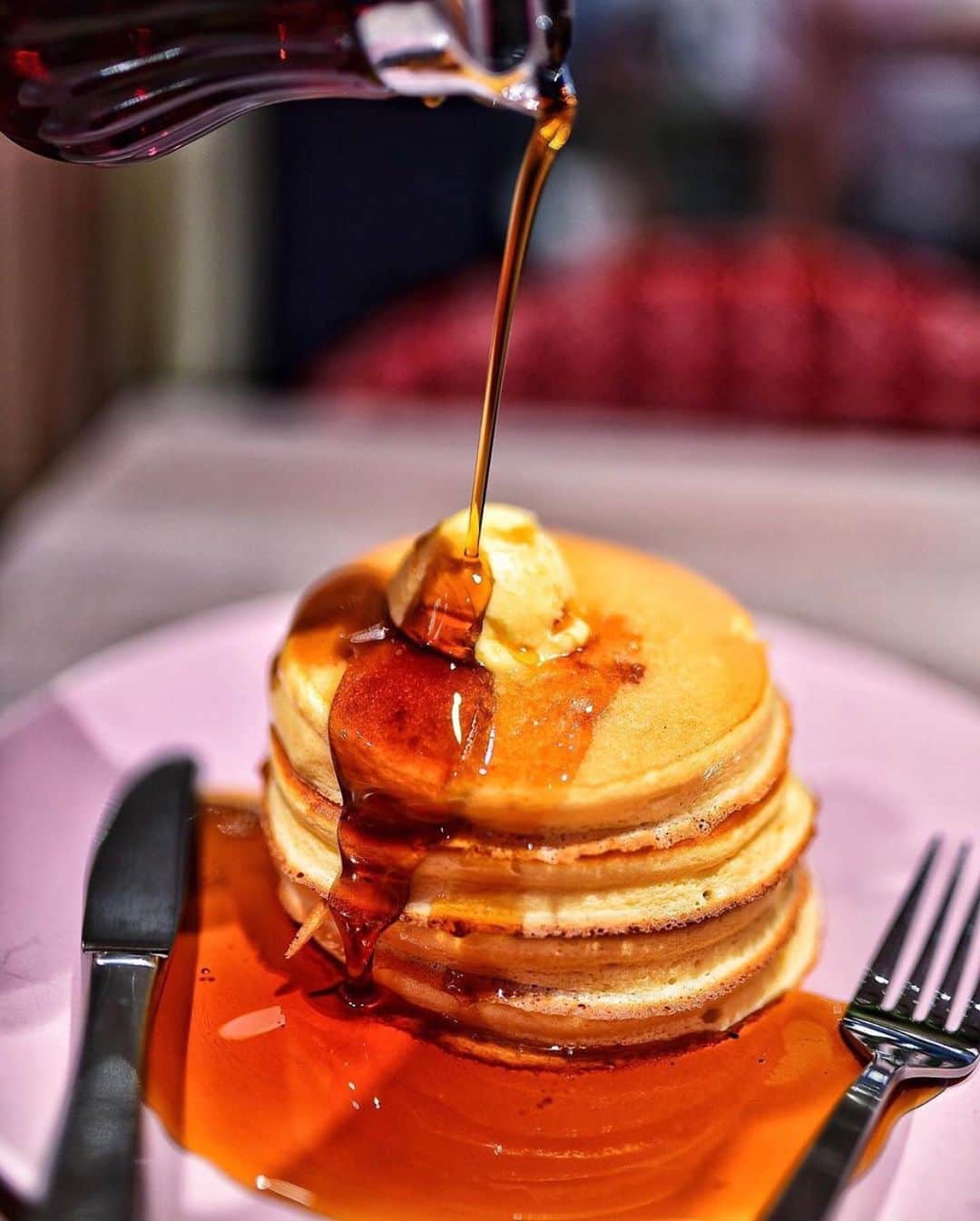のインスタグラム：「. ❤︎🥞とろとろ！ミルフィーユパンケーキ🥞❤︎ . フォトジェニックなミルフィーユパンケーキはぷるぷるとろとろでお味も絶品！お口の中でとろけます🥰💕 . 写真提供 :  @yukaoo0oo さん﻿﻿ 素敵なお写真をありがとうございました♡﻿﻿﻿ .﻿﻿ 店名：【ベルヴィルホワイティ　うめだ店】 ぜひ訪れてみてくださいね。﻿﻿ .﻿﻿ ﻿﻿ あなたが撮影したベストグルメpicに﻿﻿ 「#aumo」を付けて教えて下さいっ☺︎﻿﻿﻿ あなたの投稿が紹介されるかも♪﻿﻿﻿﻿﻿ .﻿﻿ aumoアプリは毎日配信！おでかけや最新グルメなどaumo読者が気になる情報が満載♡﻿﻿ ダウンロードはプロフィールのURLから✔︎﻿﻿﻿ (iPhone&Android版)﻿﻿ .  #大阪カフェ#大阪カフェ巡り#ベルヴィル#パンケーキ#インスタ映え#スイーツ#梅田#梅田カフェ#カフェ部#カフェ巡り#カフェ#カフェ好き#スイーツ部#スイーツ巡り#スイーツ#スイーツ好き#카페스타그램#카페투어#카페추천#카페탐방#먹스타그램」