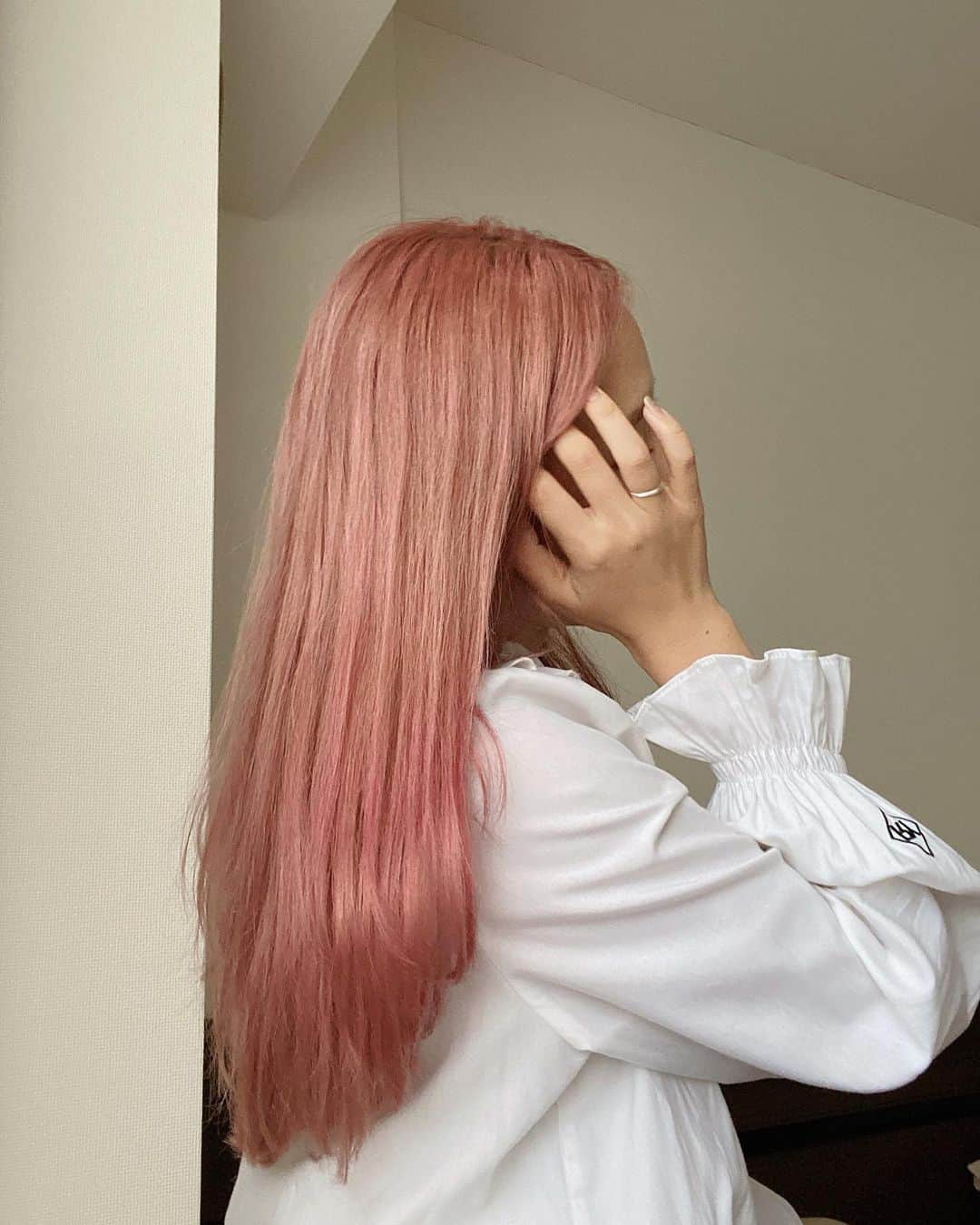 目見田早弥子のインスタグラム：「| ꙳ pale pink me🌷🌸🍑」