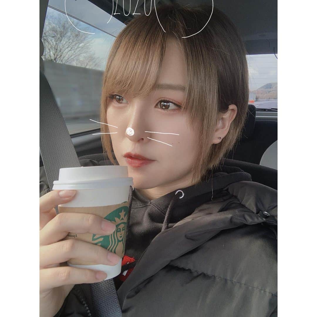 山田菜々美のインスタグラム：「. 無 . #スタバ #この時は #きなこなんちゃら飲んだ時」