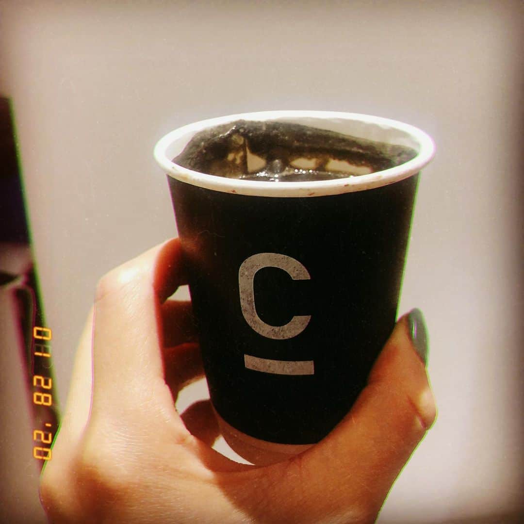 菊池かずみさんのインスタグラム写真 - (菊池かずみInstagram)「『Niki×CHARCOAL COFFEE』☕️♡﻿ 表参道の青山通りにポップアップカフェがオープンしてますよ♪ ﻿ ﻿ ■ C COFFEE ポップアップカフェ﻿ 「C COFFEE STAND」﻿ 期間：2020年1月29日(水) 〜 1月31日(金)﻿ 営業時間：11:00〜19:00 ※1/31は16:00まで﻿ 場所：東京都港区北青山 3-6-19﻿ MENU：CHARCOAL COFFEE HOT／HOT LATTE﻿ 販売価格：無料﻿ ﻿ #Niki﻿ #charcoalcoffee﻿ #webCM﻿ #event﻿ #ヘアメイク﻿ #kikkumakeup﻿ #kikkuhair」1月29日 17時48分 - kikku726