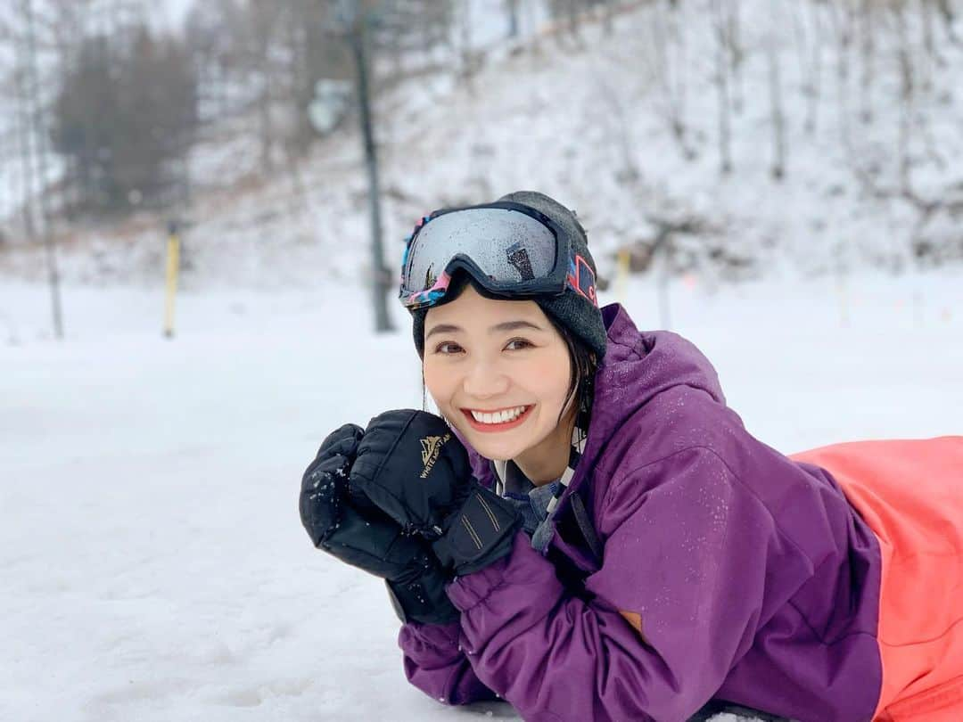 緑川静香さんのインスタグラム写真 - (緑川静香Instagram)「iPhoneのポートレート機能がすごいっ。その①  #portrait #ski #snowboarding #skiwear #smile #happy #hun  #スキー場ロケ #ロケの合間に撮ってもらったら #カメラで撮ったみたいな仕上がりでビックリ #すごいわiPhone #皆様のお気に入りはどれですか？ #スノボ一年ぶりくらいにやりましたが #やっぱ楽すぃーーー #さぁ今日も稽古です」1月29日 17時52分 - midorikawa_shizuka