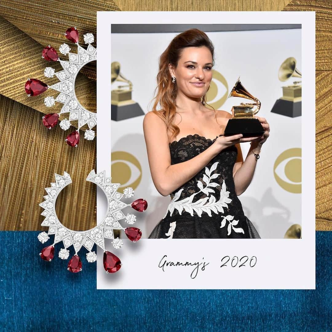 ピアジェさんのインスタグラム写真 - (ピアジェInstagram)「Sparkling in #Piaget at the @recordingacademy @grammyawards2020, violinist @nickybenedettiofficial won the Grammy for Best Classical Instrumental Solo. She shined in #PiagetHighJewellery Golden Oasis Blazing Lights Earrings, adorned in diamonds and rubies. #GrammyAwards #PiagetJewellery #NickyBenedetti #Grammys2020」1月29日 18時00分 - piaget