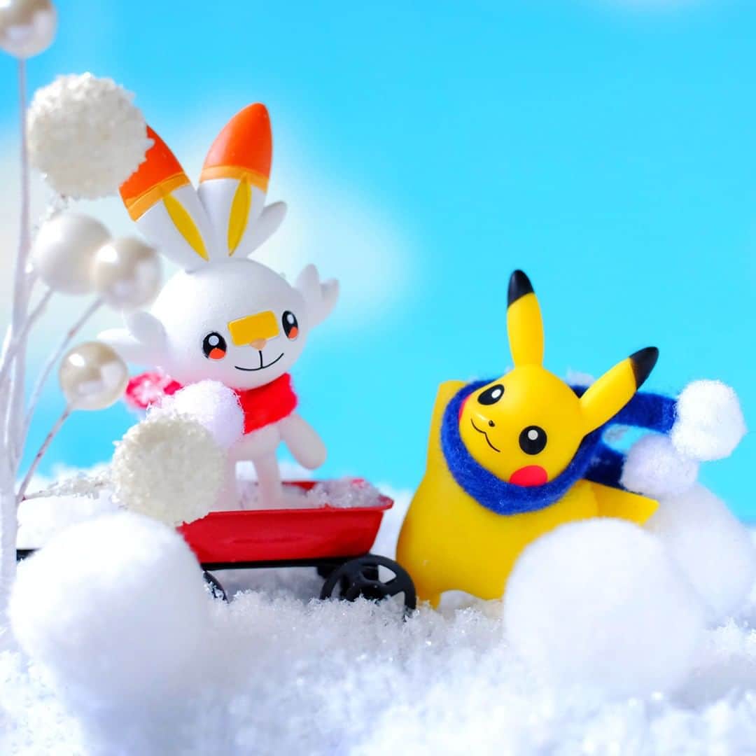 ピカチュウ公式Instagramさんのインスタグラム写真 - (ピカチュウ公式InstagramInstagram)「【今日のピカチュウ】 ピカチュウとヒバニーはいっしょに雪遊び☃ 外は寒いけど元気いっぱい😊‼ #pikachu #scorbunny #pokemon #pikachu_snap #photooftheday #snow #winter #ピカチュウ #ヒバニー #ポケモン #雪遊び #冬」1月29日 18時00分 - pokemon_jpn