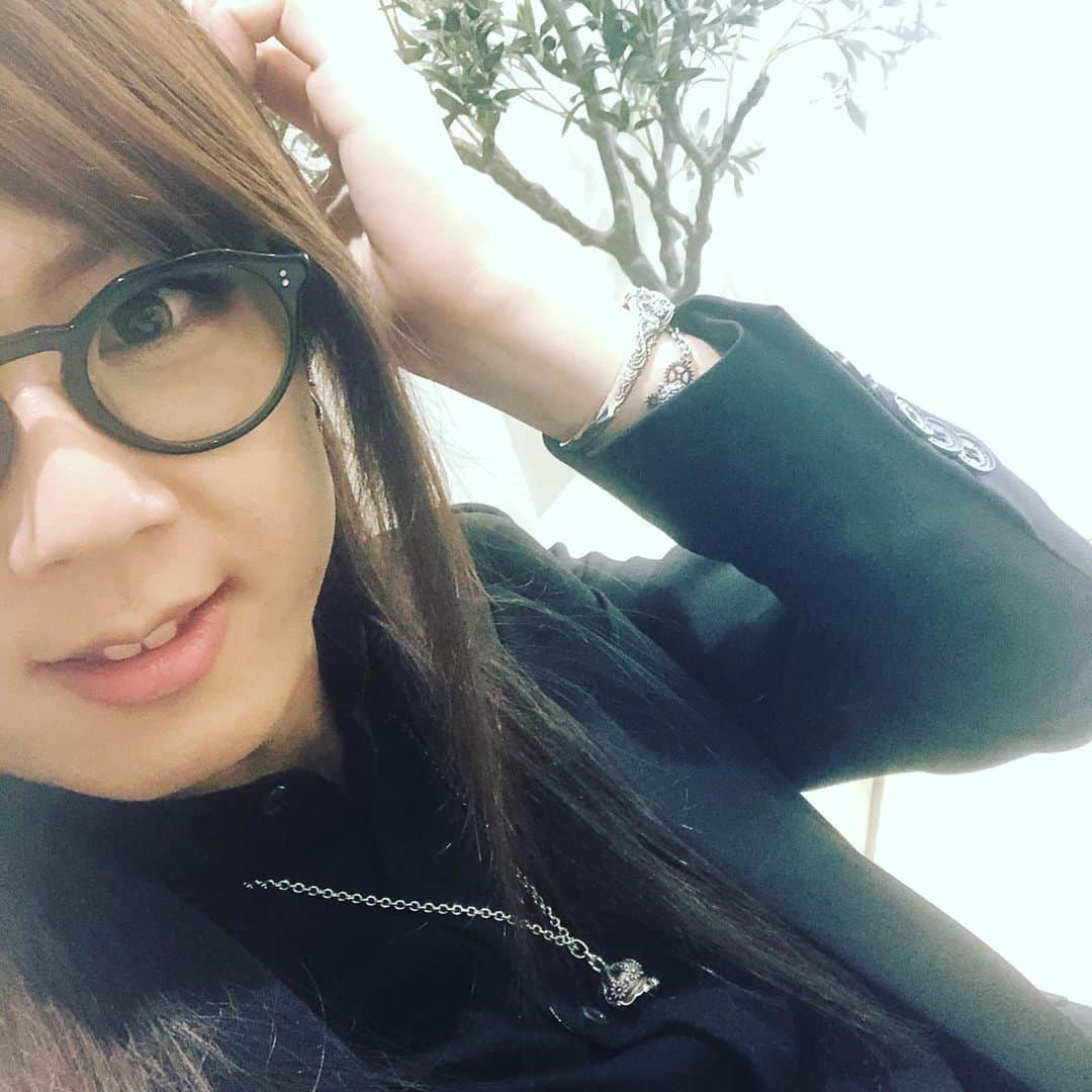 亜沙さんのインスタグラム写真 - (亜沙Instagram)「今年初。お化粧しました。 ✌︎('ω'✌︎ )」1月29日 18時43分 - asa.bassist