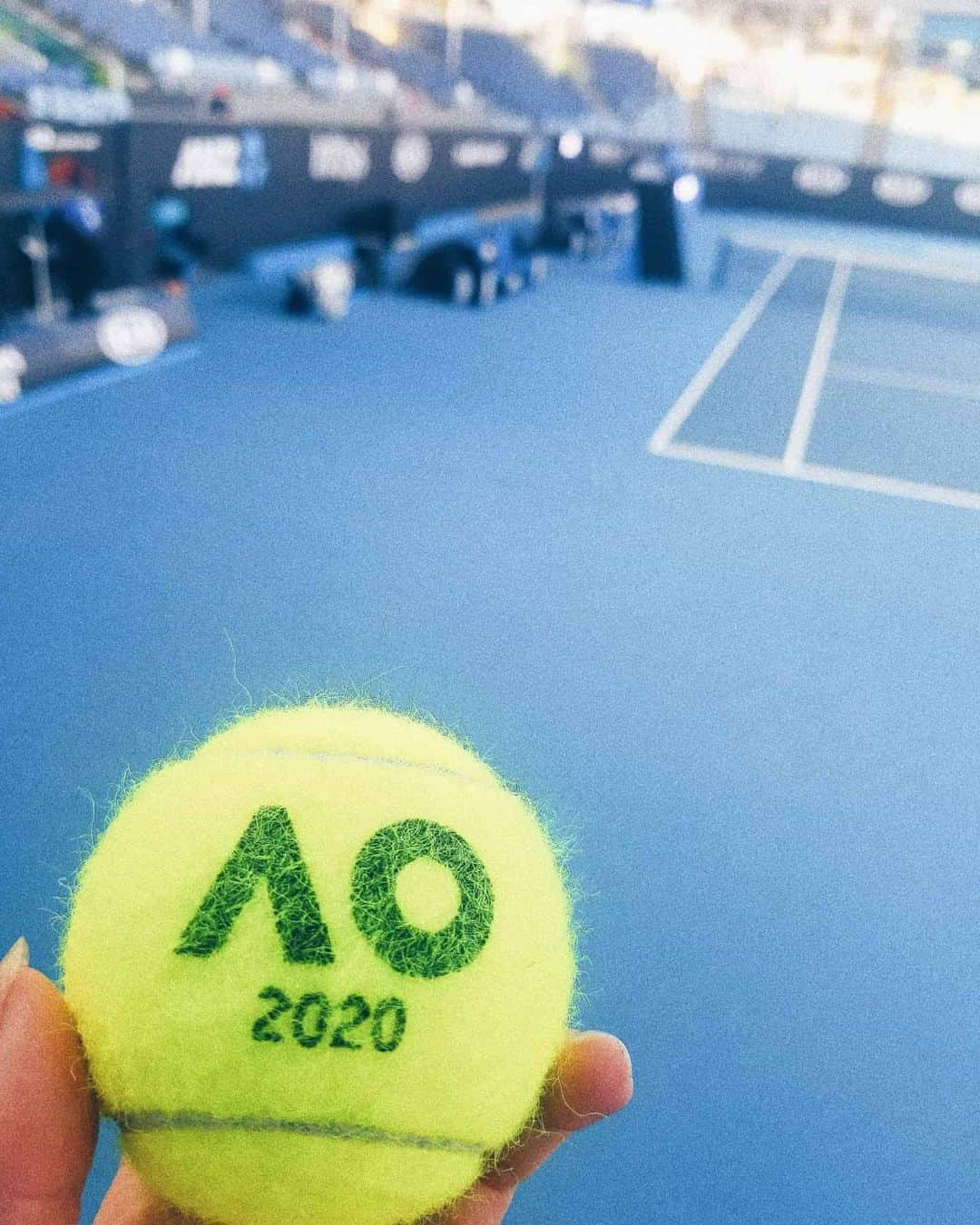 小林レイミさんのインスタグラム写真 - (小林レイミInstagram)「@australia_open にご招待して頂きました🎾いま世界中の人達が見に来ていて街も賑やかです😃😃😃💗ボールGET出来たのが結構うれしい…刻印入りだった～😜💓 #australiaopen2020 #australiaopen #tennis #melbourne2020 #ao #summermood #trip_shot #travelawesome #traveldiary #vsco #dailylife #australia」1月29日 19時56分 - _reimi._____