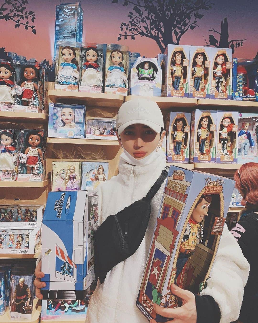 IN2ITさんのインスタグラム写真 - (IN2ITInstagram)「ㅤㅤㅤ  ㅤㅤㅤ #toystory 🧸  ㅤㅤㅤ ㅤㅤㅤㅤ  #인투잇 #IN2IT #인투유 #IN2U ㅤㅤㅤ #인호  #Hwanginho  #INHO  #ENO  #buzz #woody」1月29日 19時58分 - official_in2it