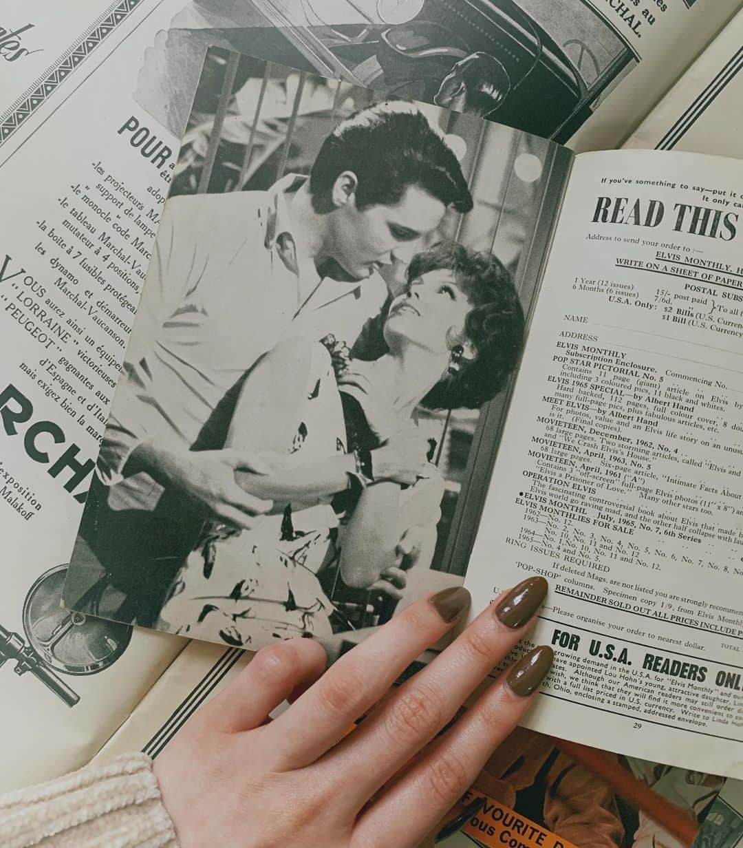 ベッキー・クルーエルさんのインスタグラム写真 - (ベッキー・クルーエルInstagram)「Elvisly yours,⁣ ⁣ I was at the Hitchin Antique Emporium when I found these two issues of Elvis Monthly, his fanzine. The earliest issue I found was from June 1965. The fan club had 12,260 members at that time. ⁣ ⁣ There’s news, photos, updates, gossip, and reviews inside. There’s also comprehensive lists of the available records at the time, and chart updates. ⁣ ⁣ Elvis’s music is an all time favourite, I’ve been such a fan for a long time, but all of course after his death. To see the fan perspective from the time he was still alive is really amazing! And even though this was printed 65 years ago, I can still see so many similarities in how fan culture was then versus now. ⁣ ⁣ #design #elvis #vintage #elvispresley #vintagestyle #print #zine #hitchin #redhead #vinyl #vinylcollection」1月29日 20時04分 - beckiicruel