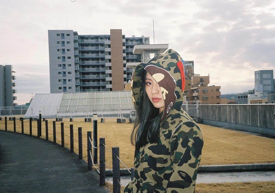 のインスタグラム：「池袋マルイ来てくださった皆さん﻿ ありがとうございました！！﻿ 今日は1日暖かくて幸せでした🌞 早く夏きてほしいわー  photo by びびきゃめら❤️」