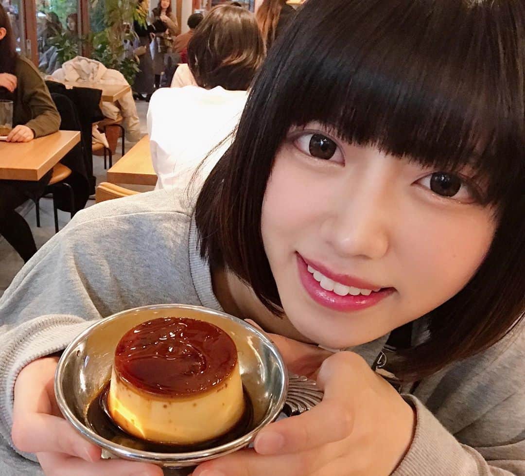 西野千明さんのインスタグラム写真 - (西野千明Instagram)「WHITE GLASS COFFEE なかなか刺さらないくらいしっかりしてます しっかりめのプリンこれから巡ろうと思います🍮」1月29日 20時28分 - konnichaaaki