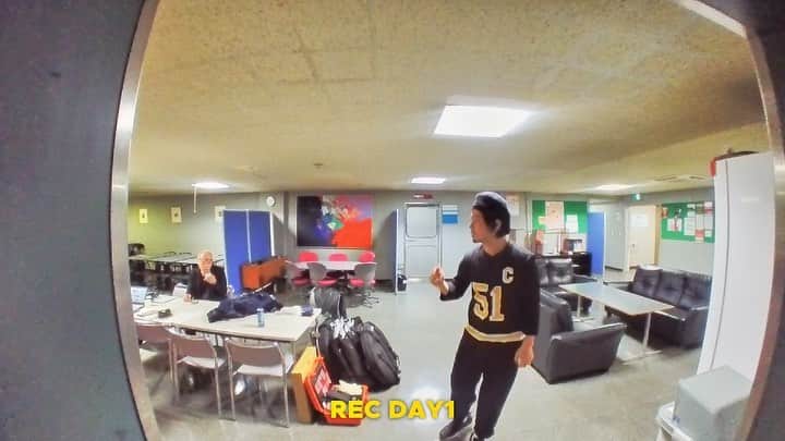 上中丈弥のインスタグラム：「レコーディング。とても良し👌 #イナ戦 #イナズマ戦隊 #insta360go  #recording」