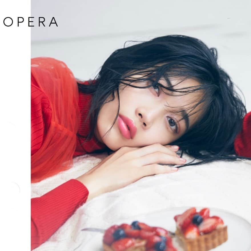 MICHIRUさんのインスタグラム写真 - (MICHIRUInstagram)「My new work for @opera_cosmetics ﻿ model @miyu_hayashida ﻿ photo @akinoriito ﻿ Stylist @kayoyoshida1977 ﻿ Hair @tomo8hair ﻿ Movie Director Tabuki﻿ Trival inc﻿ ﻿ 苺の赤みを閉じこめたベリーニュアンス赤ピンク。﻿ 大人っぽいのにピュアな可愛さ。﻿ 表参道の駅で見つけてね！﻿ ﻿ #限定色 #リップティント106 #ピンクフレイズ ﻿ #復刻カラー#オペラ #リップティント　#オペラリップティント#リップティント#LIPTINT」1月29日 20時42分 - barbiemichiru