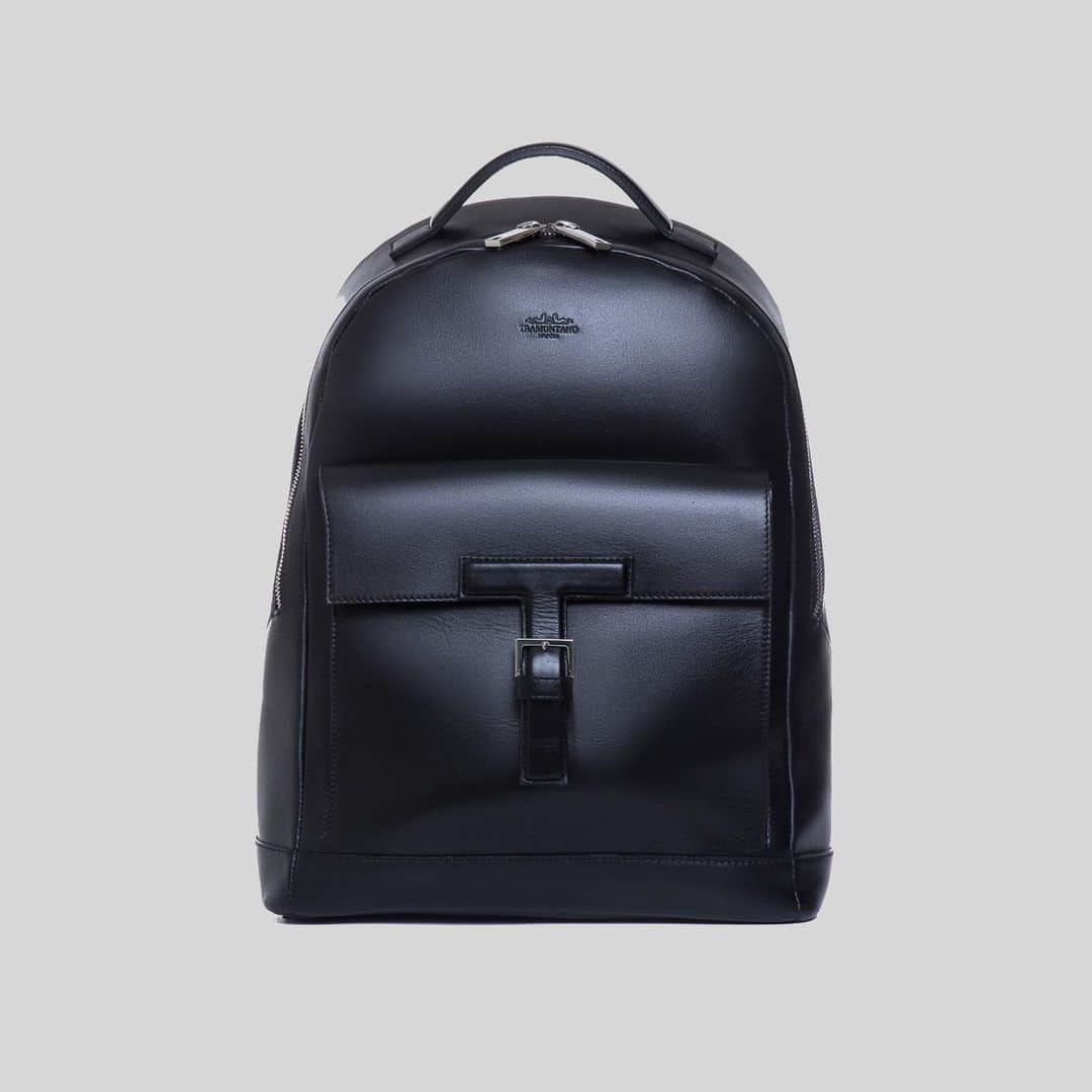のインスタグラム：「SS20 Preview: A super equipped backpack from Sorrento Collection. #tramontanonapoli #tramontano1865」