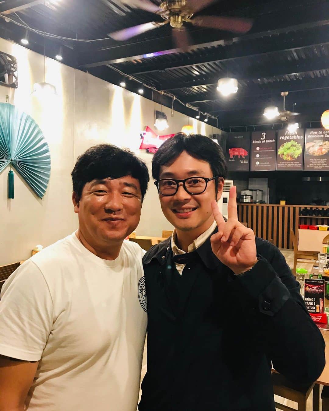 イ・キョンさんのインスタグラム写真 - (イ・キョンInstagram)「I want to go back to my home.DN 🇻🇳🇻🇳 To Danang is not Korea... 🤦🏻‍♂️🤦🏻‍♂️ I miss my friends a lot.. 🤞🏻🤞🏻 #이켠」1月29日 20時57分 - smkyun33