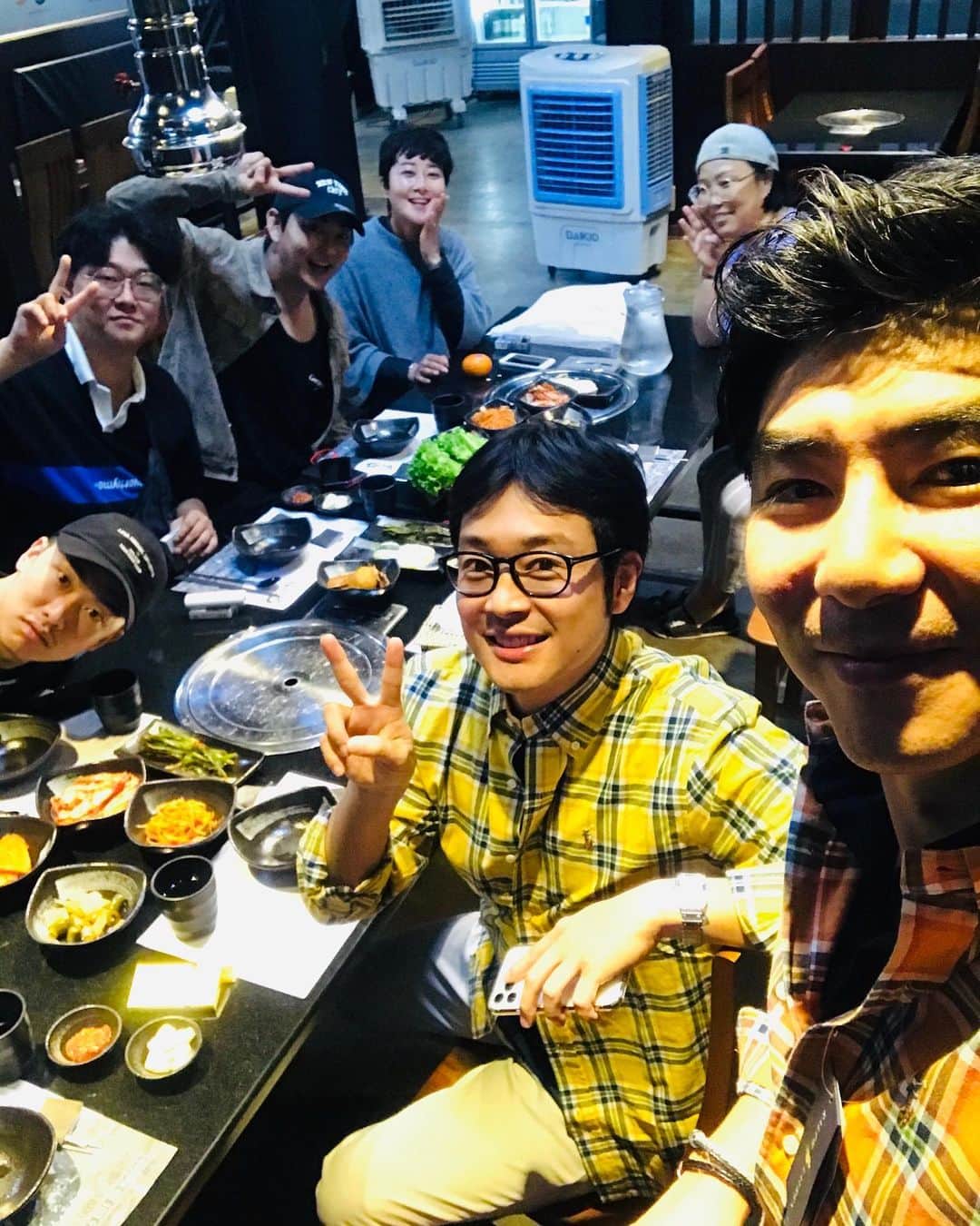 イ・キョンさんのインスタグラム写真 - (イ・キョンInstagram)「I want to go back to my home.DN 🇻🇳🇻🇳 To Danang is not Korea... 🤦🏻‍♂️🤦🏻‍♂️ I miss my friends a lot.. 🤞🏻🤞🏻 #이켠」1月29日 20時57分 - smkyun33