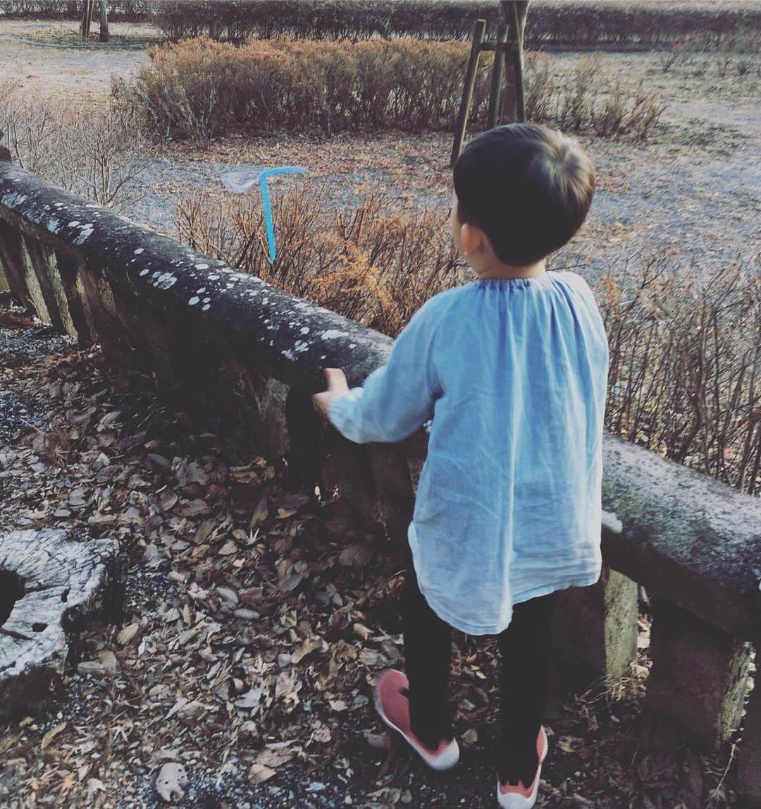 佐々木ゆう子さんのインスタグラム写真 - (佐々木ゆう子Instagram)「タケコプター🌱ぴゅーん！  11度だとコート不要。笑笑  #5歳児 #年中さん #可愛い息子 #タケコプター #竹とんぼ ？」1月29日 21時03分 - yuko_sasaki