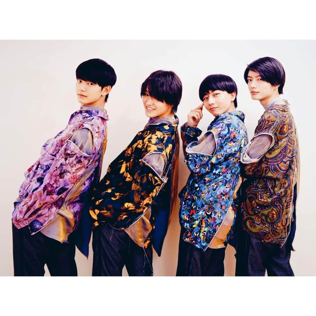 M-ON! MUSIC｜エムオンミュージックさんのインスタグラム写真 - (M-ON! MUSIC｜エムオンミュージックInstagram)「﻿ ／﻿ #原因は自分にある。﻿ #3コマ劇場﻿ ＼﻿ ﻿ 【Scene 2】﻿ 呼ぶ声に振り向くと﻿ ★フル尺は【Scene 3】にあります。﻿ ﻿ #吉澤要人 #大倉空人 #長野凌大 #杢代和人﻿ #EBiDAN #ゲンジブ﻿ ﻿ ----------﻿ ﻿ #エムオンミュージック 公式YouTubeにて﻿ #ゲンジブ の #5秒で答えて 公開中！」1月29日 21時18分 - m_on_music