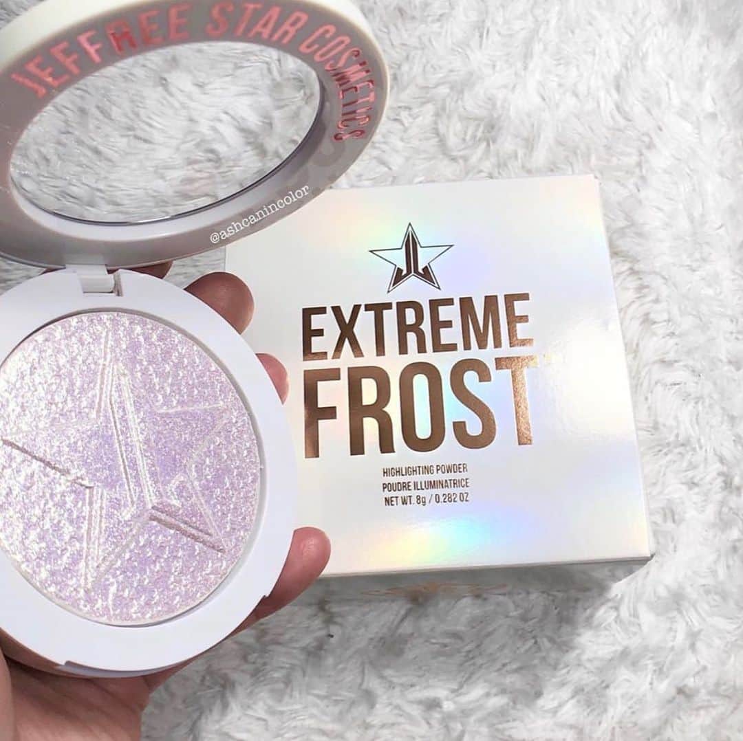 Jeffree Star Cosmeticsさんのインスタグラム写真 - (Jeffree Star CosmeticsInstagram)「Gleam to the EXTREME🤩 @ashcanincolor shows off our #ExtremeFrost in the shade Sour Ice💚 #jeffreestarcosmetics」1月30日 7時01分 - jeffreestarcosmetics
