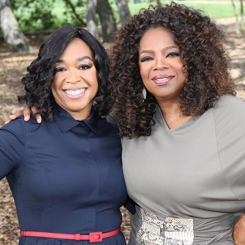 ションダ・ライムズさんのインスタグラム写真 - (ションダ・ライムズInstagram)「Happy birthday, @oprah.  The impact you’ve had on me and the world is immeasurable.」1月30日 7時13分 - shondarhimes