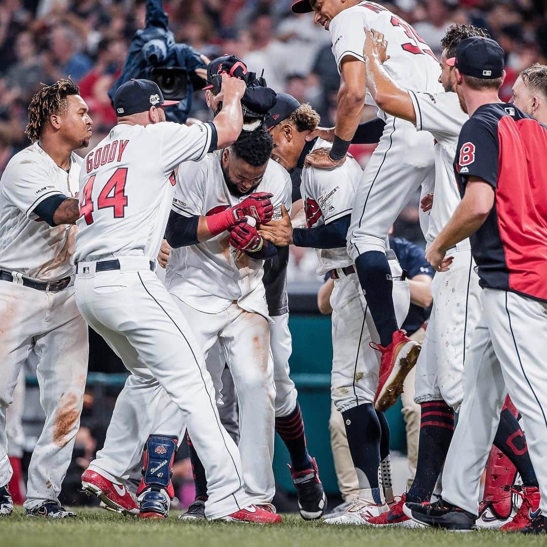 クリーブランド・インディアンスさんのインスタグラム写真 - (クリーブランド・インディアンスInstagram)「Walk-off Wednesday brought to you by Slamtana’s 200th homer 😎」1月30日 7時06分 - cleguardians