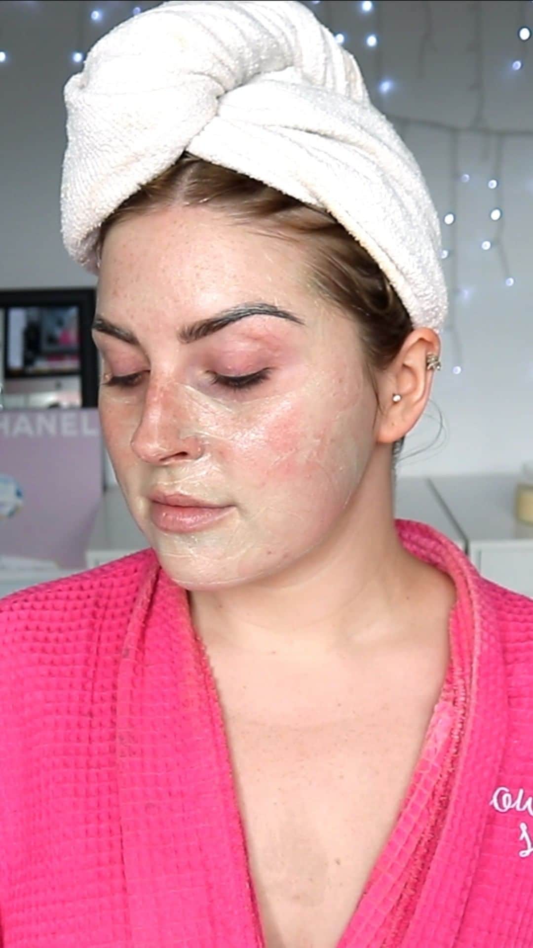 Shannonのインスタグラム：「you may have seen some of these items in my latest empties video! 💕 becauseee I was going through my files and have found a few videos that I never got around to sharing with you! 😇 comment and let me know ur current HOLY GRAIL can't live without skincare or haircare item! GO! 👇 ~ @okanaskincare foaming cleanser @xobeautyshop skin sonic @xobeautyshop face halo @dermalogicaaus daily superfoliant @kiehlsnz cilantro & orange mask @cliniquenz moisture surge spray @olehenriksen glow cycle serum @olehenriksen banana bright eye creme @cliniquenz moisture surge hydrator @bitebeauty lip mask @goldwellnz rich repair hair serum @kmshairnz therma shape spray @chichairextensionsnz clip ins ~ 🎶 song: @duumu_ keep you [@monstercat]」