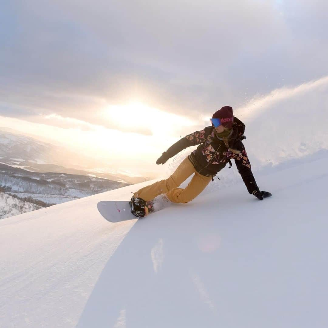 ロキシーさんのインスタグラム写真 - (ロキシーInstagram)「Fresh runs with @torahbright #ROXYsnow」1月30日 7時30分 - roxy