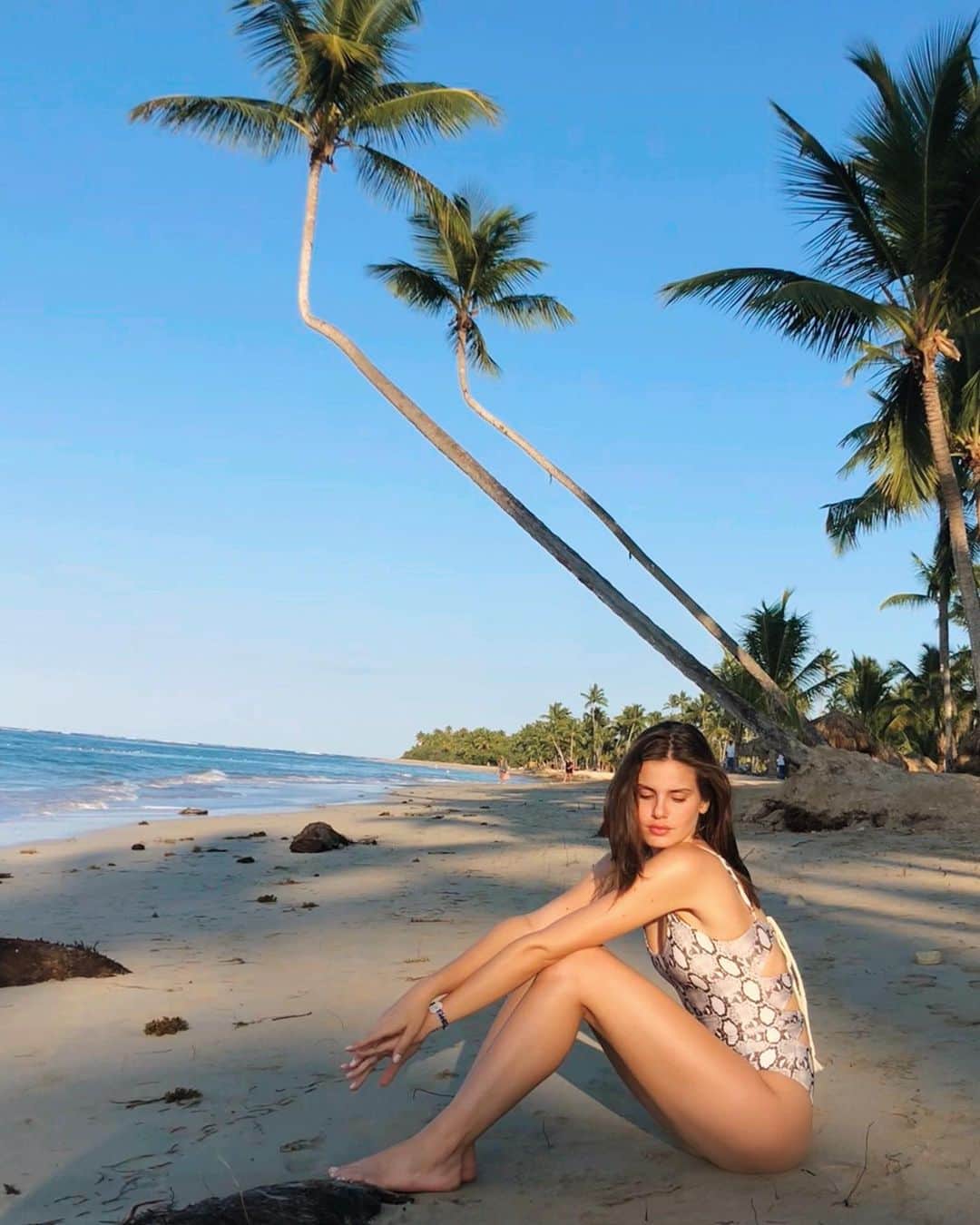 Camila Queirozさんのインスタグラム写真 - (Camila QueirozInstagram)「Primeiro dia no paraíso ✔️ @clubmedmichesplayaesmeralda 🌴🌸☀️」1月30日 7時28分 - camilaqueiroz