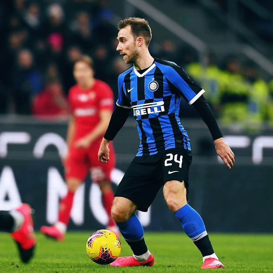 インテルナツィオナーレ・ミラノさんのインスタグラム写真 - (インテルナツィオナーレ・ミラノInstagram)「FIRST MATCH WITH US! 👌🏼⚫️🔵 🇩🇰 @chriseriksen8 🇳🇬 @victormoses #InterFiorentina #Inter #ForzaInter #NotForEveryone #Eriksen #Moses #CoppaItalia #Football」1月30日 7時28分 - inter