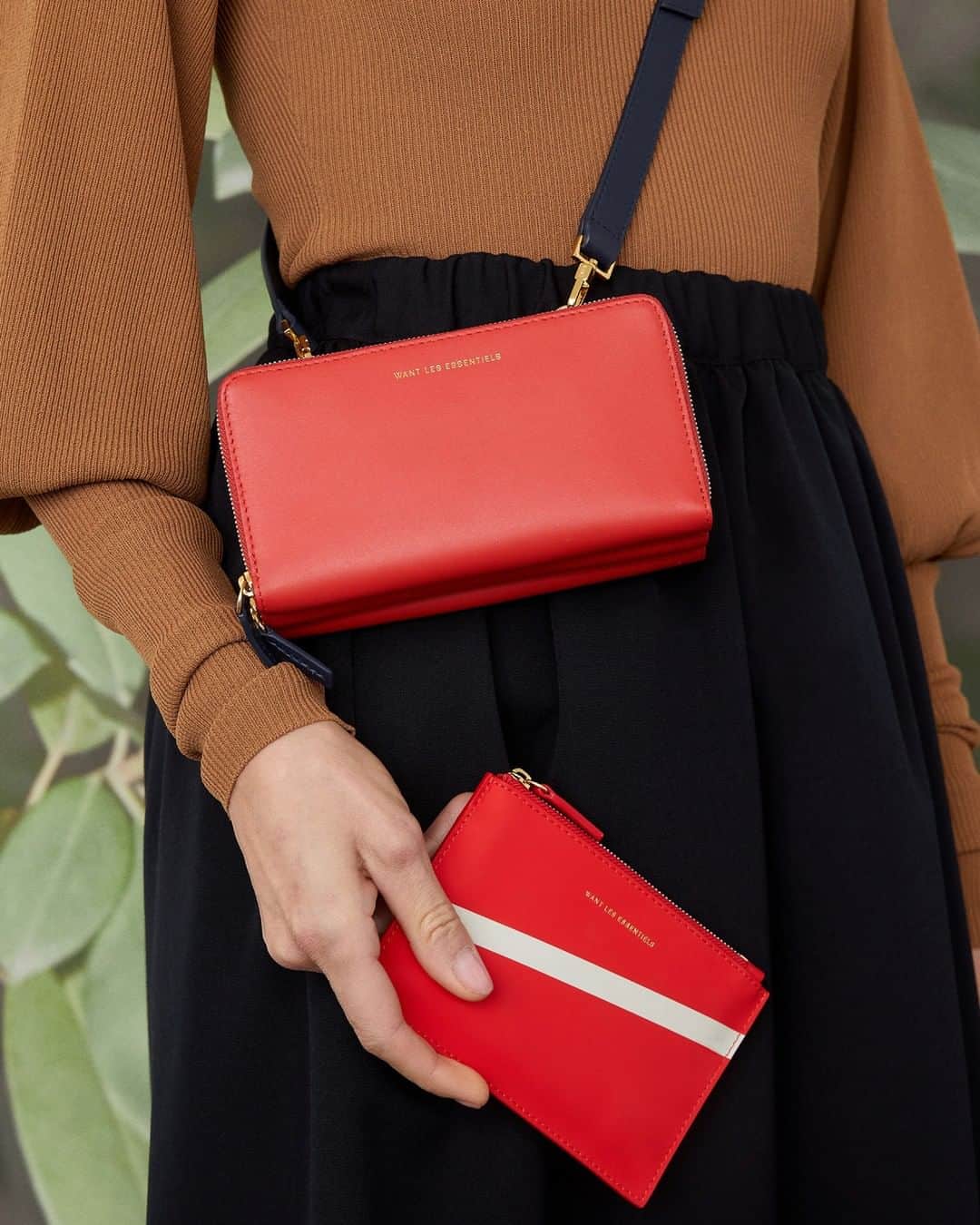 ウォントのインスタグラム：「A Love That Lasts: Give the gift of timeless design they'll cherish for years. Discover our Valentine's Day selections for her & him—link in bio. #wantlesessentiels #valentinesday #valentinesdaygifts #gifts #accessories」