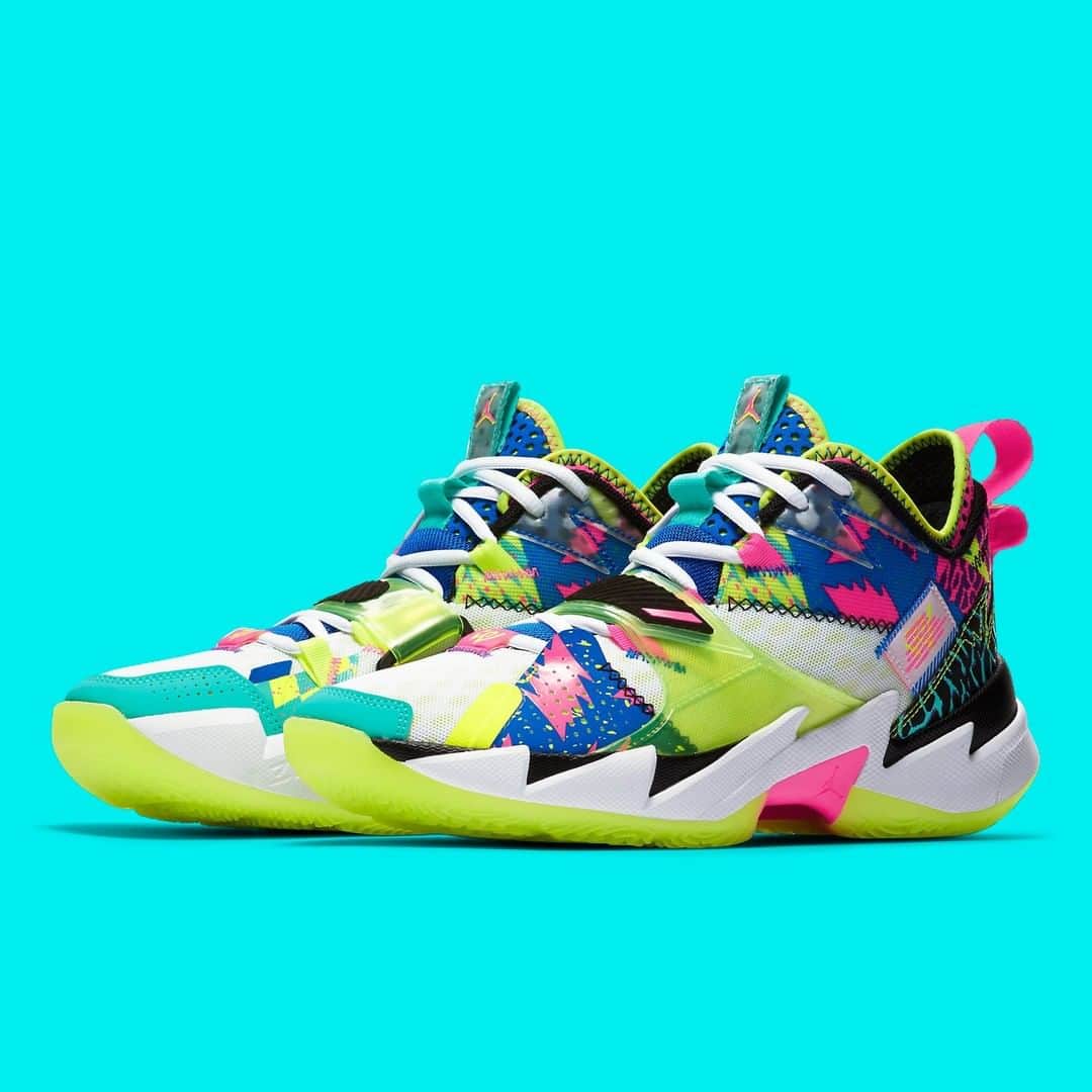 Sneaker Newsさんのインスタグラム写真 - (Sneaker NewsInstagram)「Russell Westbrook's love of the 1990s shines through in this retro-themed Why Not ZER0.3 for All-Star Weekend. For a closer look, tap the link in our bio.」1月30日 8時00分 - sneakernews