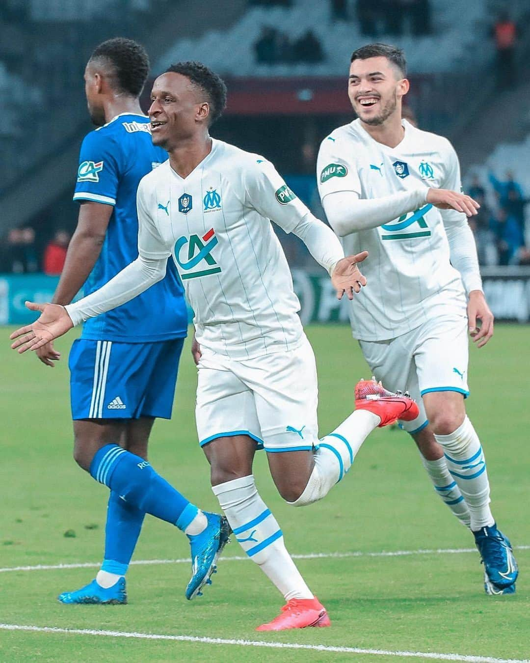 ブナ・サールのインスタグラム：「Direction les 1/4 de finale ! 🔥🥰 Bien joué les gars ⚪️Ⓜ️💙 #LeCombatContinue 👊🏾」