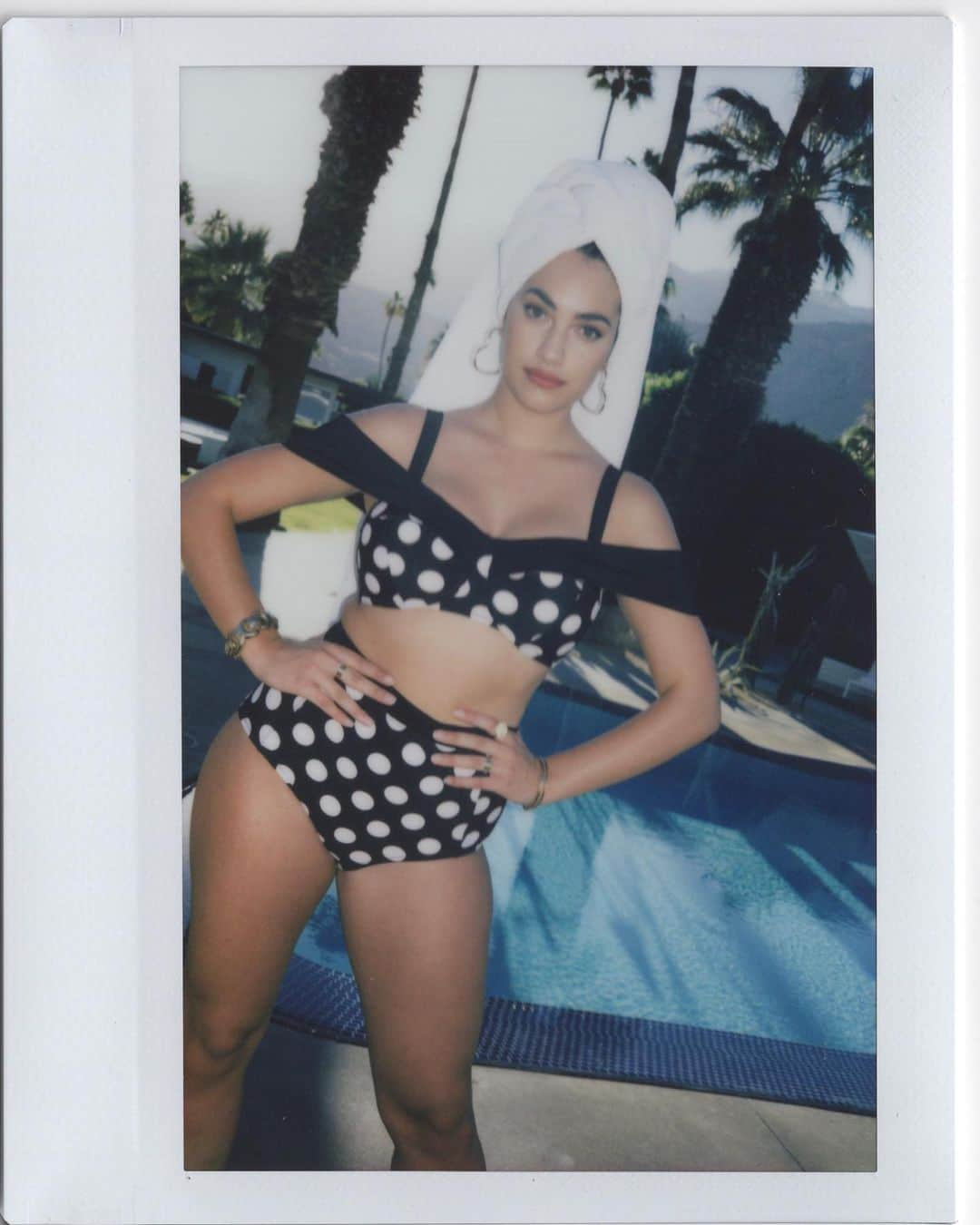 ベン・ワッツさんのインスタグラム写真 - (ベン・ワッツInstagram)「Polarized “California dreaming” wiv @imlorenaduran #palmsprings #polaroid #montaukdreaming #summer2020 #benwatts #shhhhh」1月29日 23時11分 - wattsupphoto