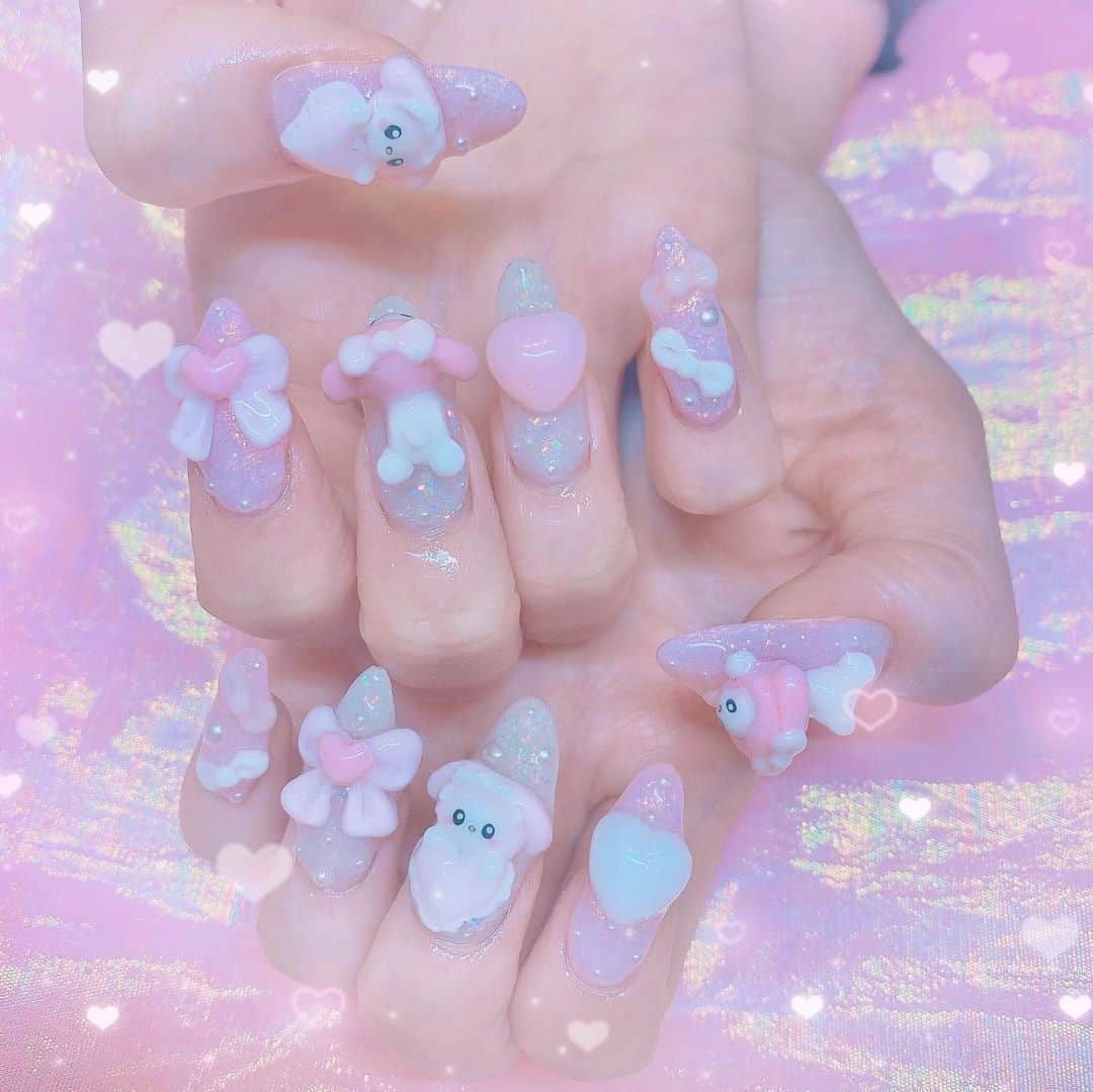 田口未彩のインスタグラム：「🎀 . . ( @pomynail )でネイル新しくしてきたよ💅💗 . めちゃめちゃかわいい マイメロ ちゃんネイル‪( ;ᯅ; )‬❤︎ かわいすぎんか、、 このネイルでタイ行けるのうきうき〜〜！ . . . #pomynail #nail #newnail #ネイル #ポミーネイル #ハートネイル #ハートパーツネイル #ピンクネイル #キラキラネイル #パーツネイル #量産ネイル #量産型ネイル #ピンク加工　#マイメロネイル　#サンリオネイル　#3Dネイル　#キャラネイル」