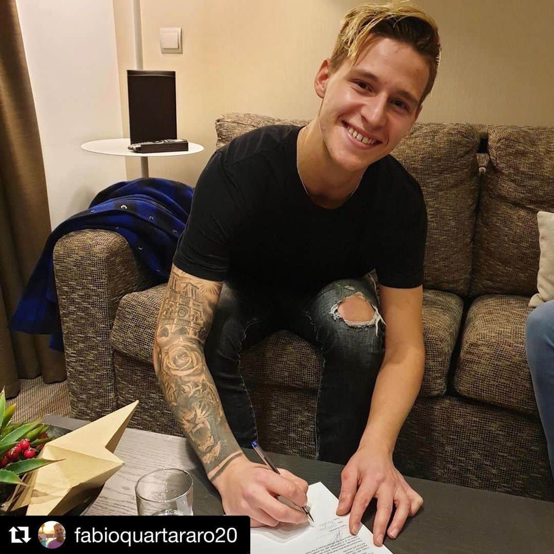 のインスタグラム：「#Repost @fabioquartararo20 🗣 ・・・ “WHAT A DREAM !!! I will be part of the Monster Energy Yamaha Team for 2021-2022 ! I can’t  thanks enough all the people who always support me like my family, my manager and my friends. Again thanks to YAMAHA to believe in me for the future  and to Petronas Yamaha Sepang Racing Team. Yeahhhhh !!! 🤟🏼”」