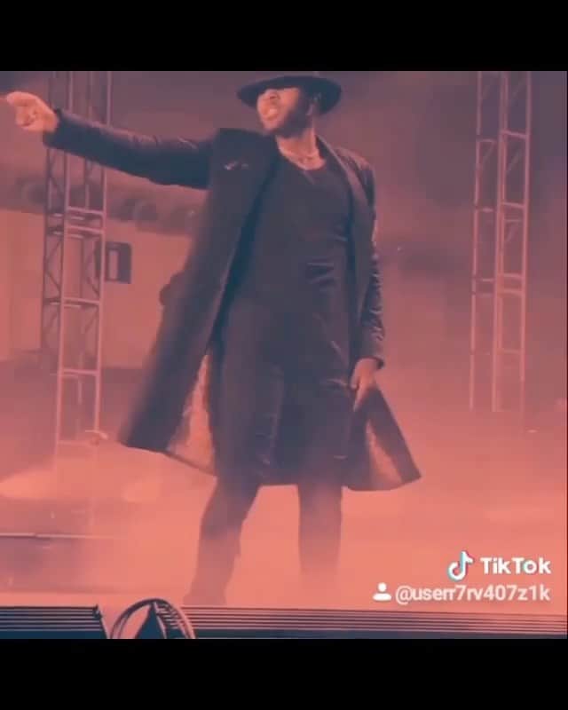 ジェイソン・デルーロのインスタグラム：「Smooth criminal」